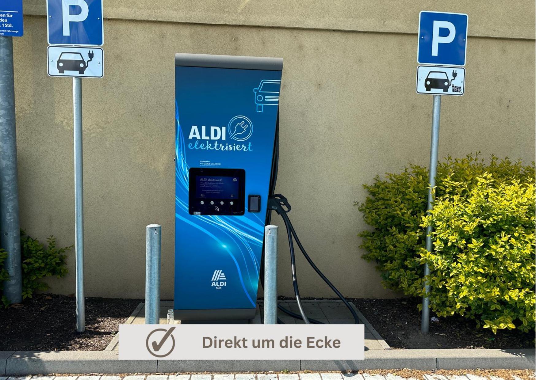 African-Style Apartment - Stadtnah, Parkplatz, E-Ladestation Fuer Auto & Fahrraeder, Gitterbox Fuer Fahrraeder, Fitnessstudio Koblenz  Exterior photo